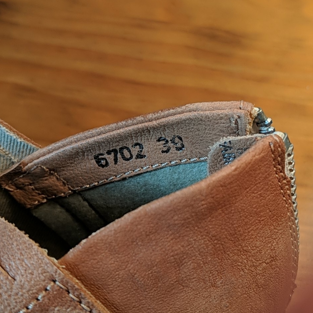 Free people tan booties, never worn - Picture 5 of 6